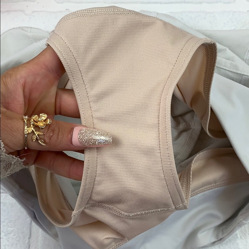 🍋Lululemon Speed Short! - Picture 7 of 8
